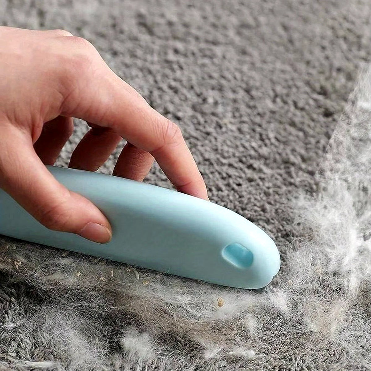 Professional Pet Hair Removal Brush for Cats and Dogs - Gentle Wool Shaving and Fur Cleaning for a Pristine Home